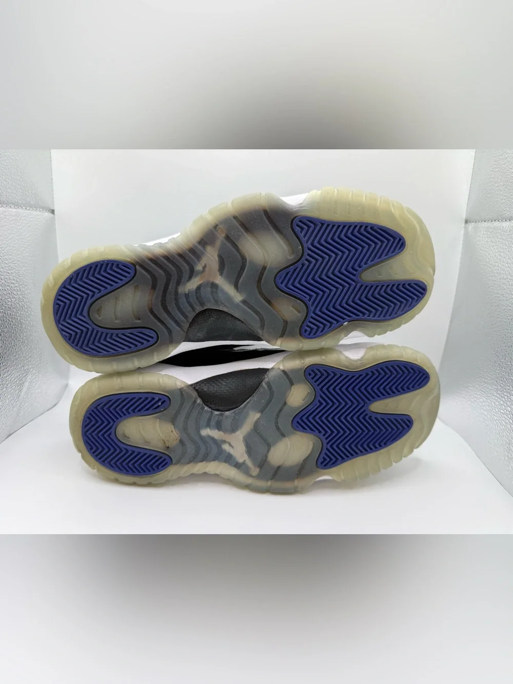 Air Jordan 11 Space Jam GS (2016) - size 6.5Y